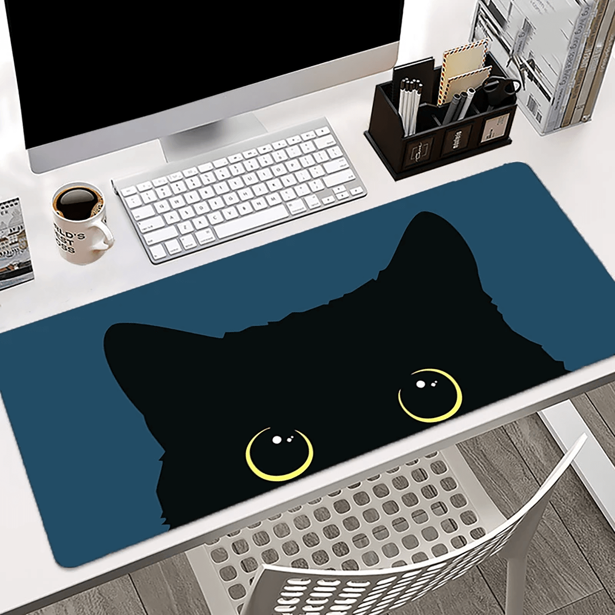 "Watching you!" Kitty Desk Mat