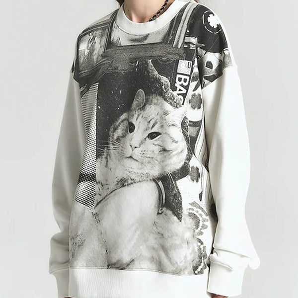 Load image into Gallery viewer, Retro B/W Cat Sweatshirt
