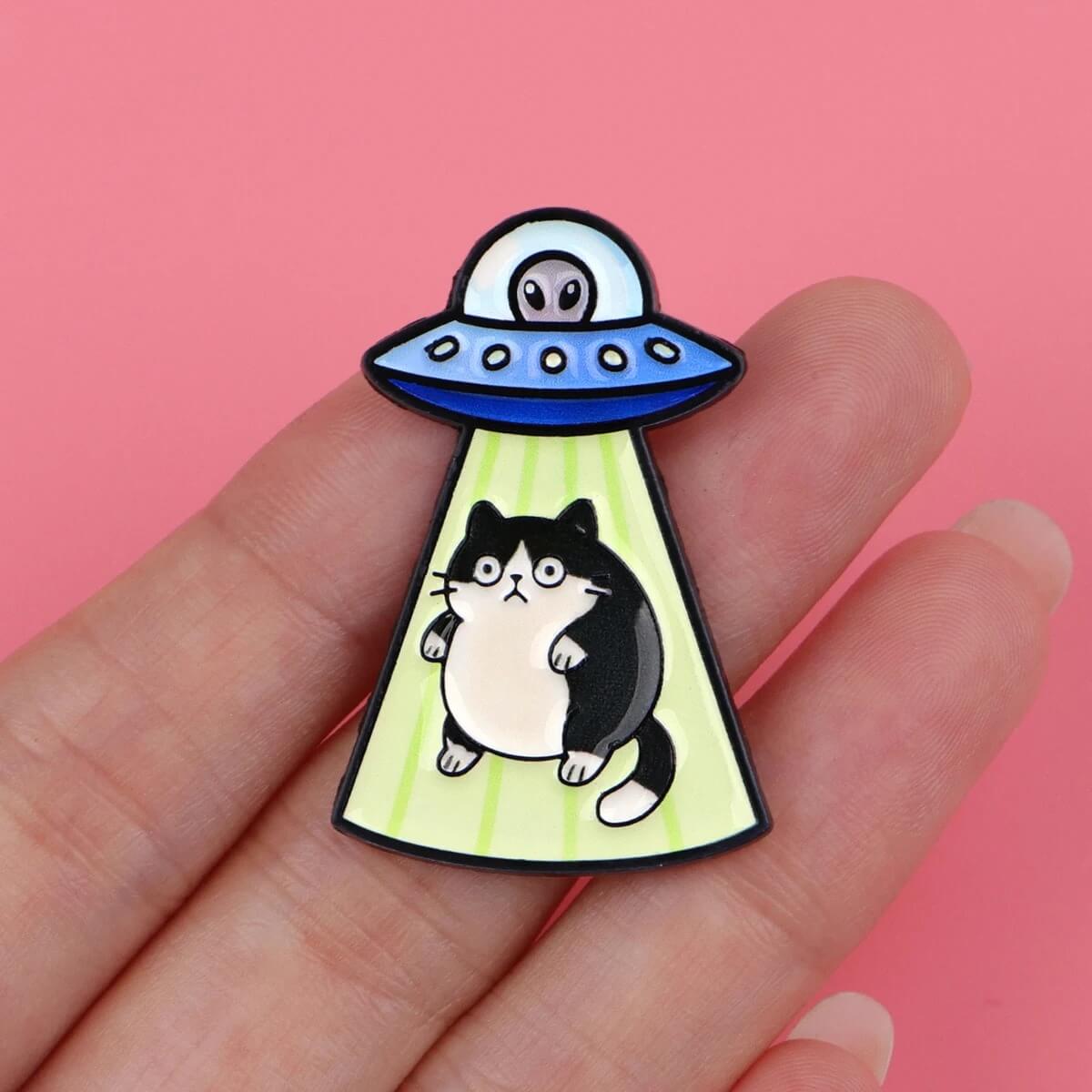 "UFO Cat Beam" Pin