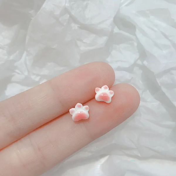 Load image into Gallery viewer, Tiny Tiny Paw Earrings
