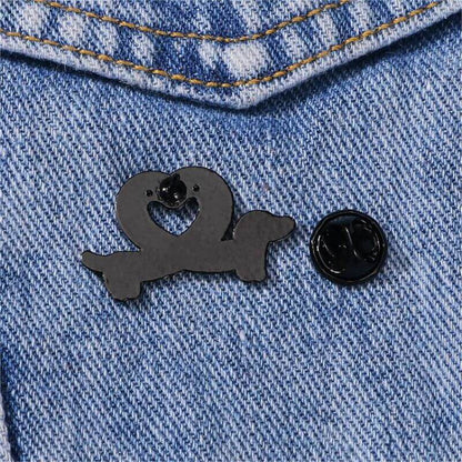 Dachshund's Love Pin