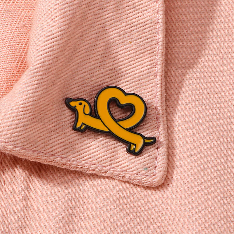 Dachshund's Love Pin