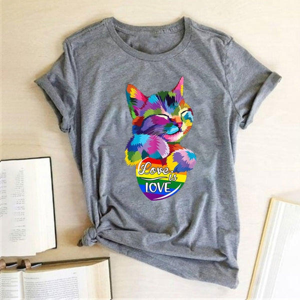 Load image into Gallery viewer, &quot;Love is love&quot; T-Shirt
